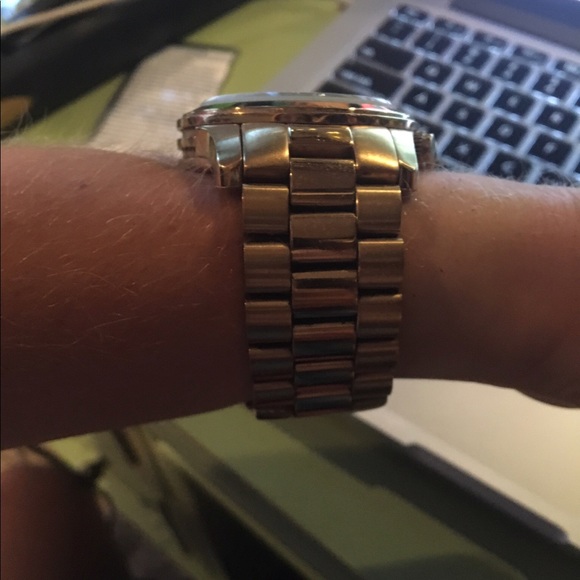 Michael Kors Yellow Gold Watch - Picture 2 of 3